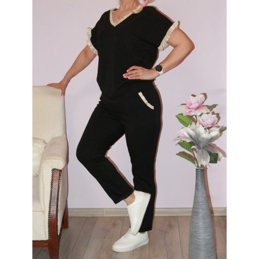 Arany V nyakú,fodros ujjú,gumis derekú,zsebes szett ! fekete  M-L
