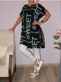 Betű mintás,zsebes,hátulja hosszabb tunika ! fekete L-XXL
