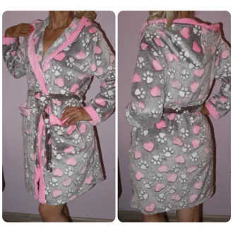   Nagyméretű tappancsos,kapucnis,zsebes,pihe-puha köntös ! szürke XL,2XL
