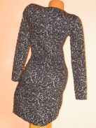 Szupercsinos,mintás V nyakú elegáns RUCY FASHION ruha! S