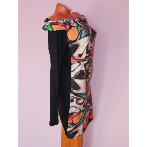 Csodaszép,különleges mintás,fodros,vállra húzható ruha! S/M,L/XL