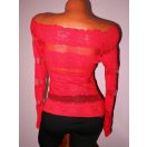 Csinos,csipkés,vállra húzható ,duplaanyagú felső!  S-M