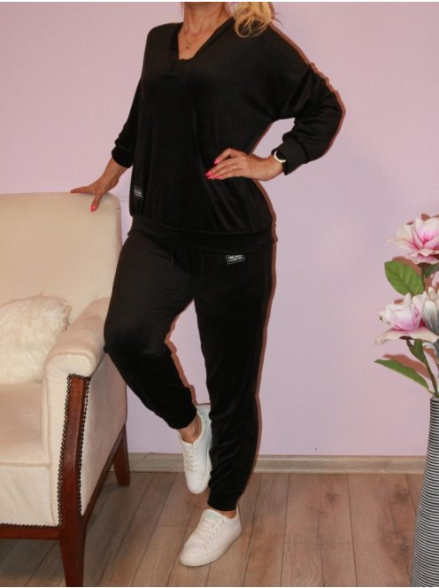 Plüss V nyakú,zsebes szabadidőruha ! fekete M-XL